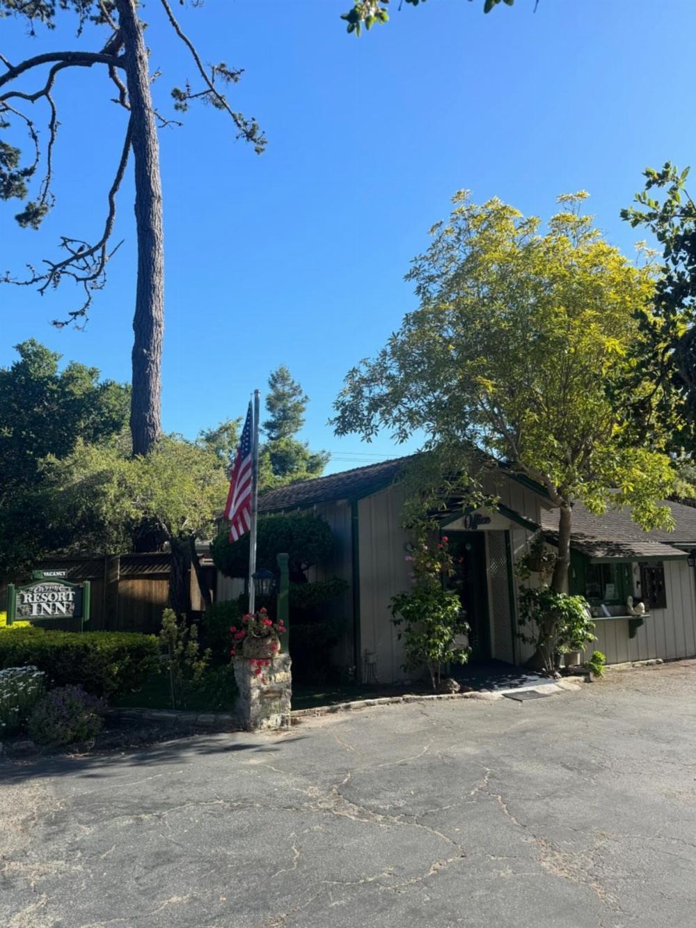 Carmel Resort Inn Main image